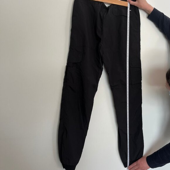 Mountain Equipment Co-Op. Outdoor Pants. Black. Size Large (Fits Medium). Womens - Picture 6 of 9